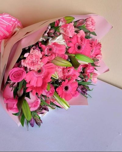 pink flower bouquet Nairobi,birthday bouquet for her,baby girl flowers Kenya,Mother’s Day flower delivery,pink roses and lilies combo,all pink floral gift Nairobi
