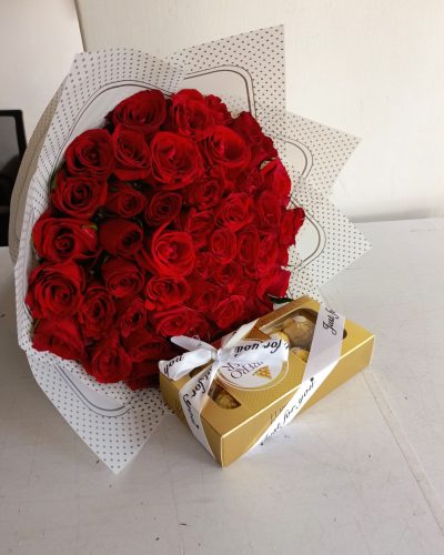red rose and chocolate bouquet Nairobi,Valentine’s gift combo Kenya,romantic flower delivery Nairobi,Ferrero Rocher roses Kenya,anniversary roses with chocolates