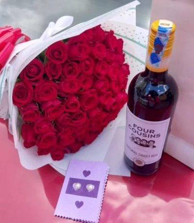 This romantic red rose bouquet with wine is perfect for anniversaries,Valentine’s Day,and surprise gifts across Nairobi,Kenya.