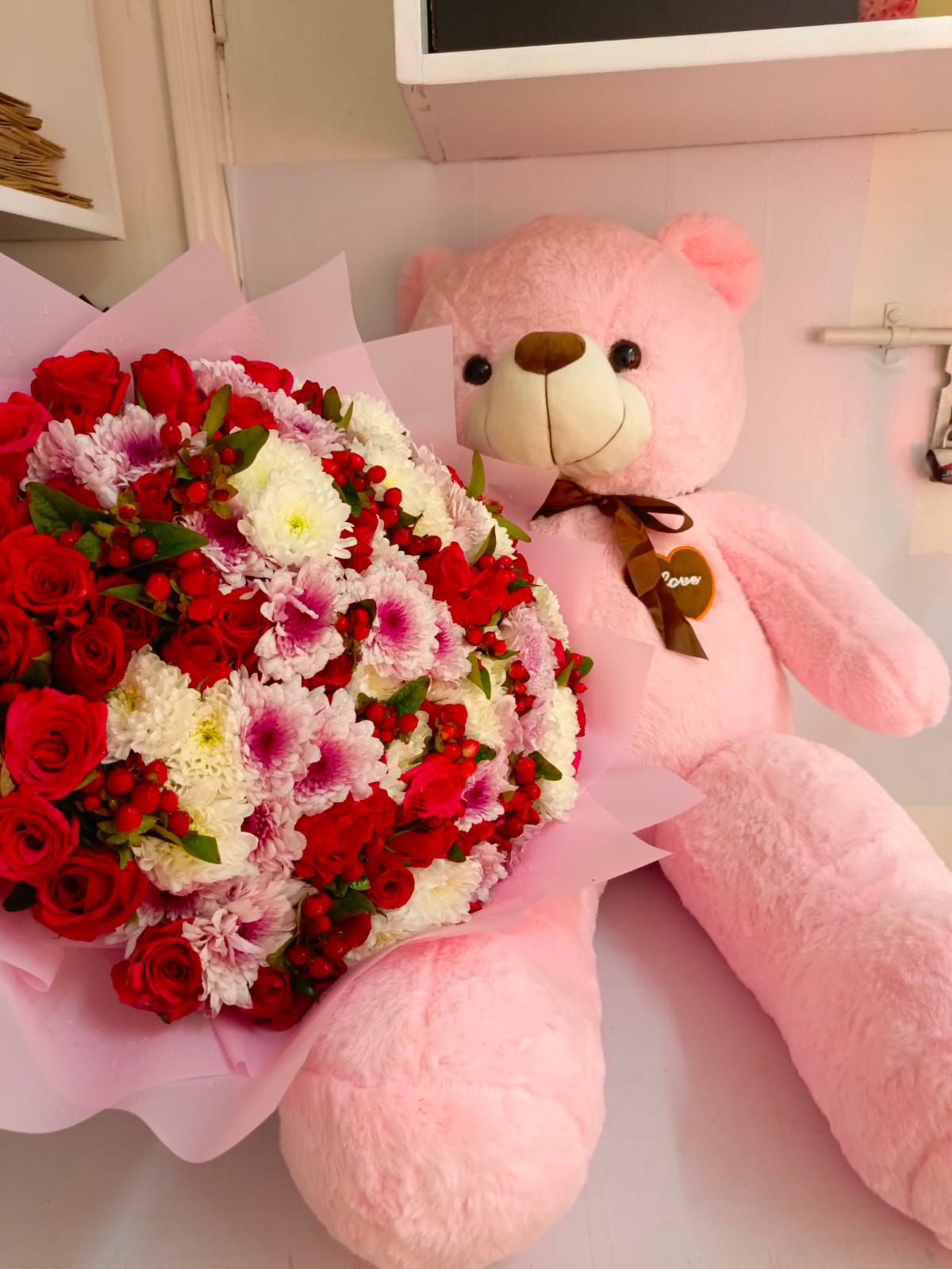 pink love teddy & romantic rose bouquet gift combo