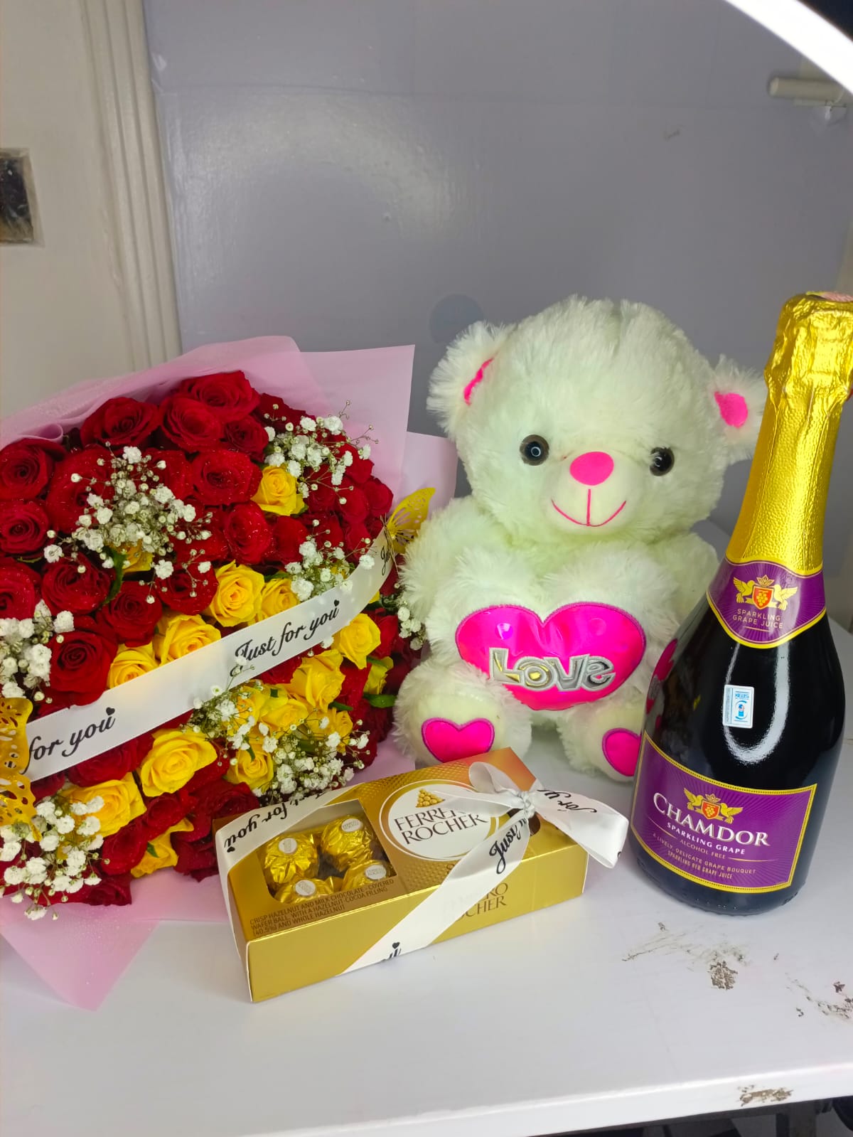 luxury love & celebration gift hamper